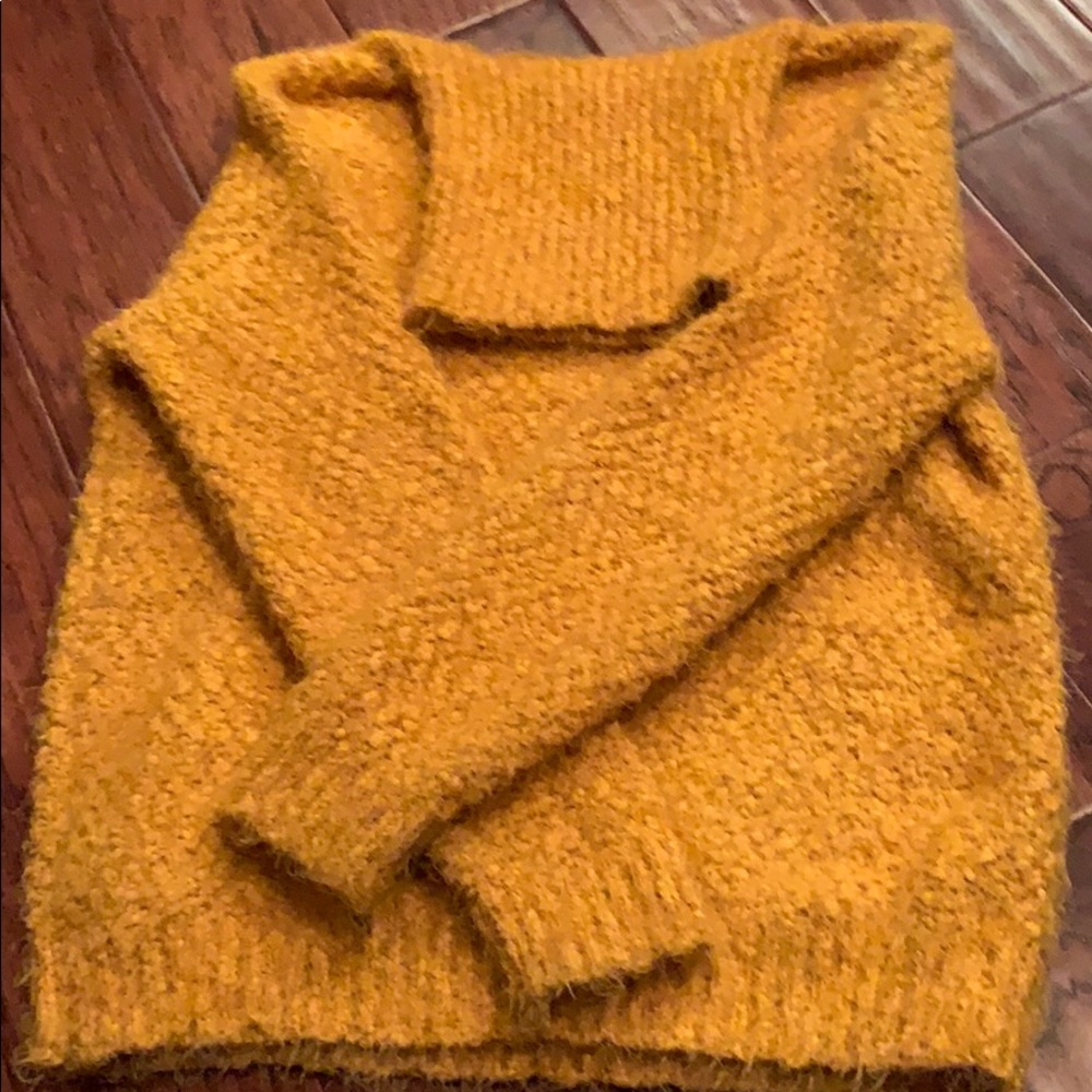 Long sleeve yellow turtle neck